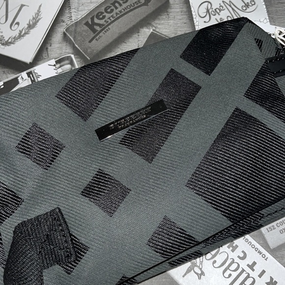 ☠️⚪️☠️• ⚫️ BURBERRY x Alpha Vibes ⚫️• 🦁☠️🦁 - Picture 2 of 7